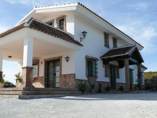 Mas à Calle nueva 1. Buena finca rustica con casa en archidona