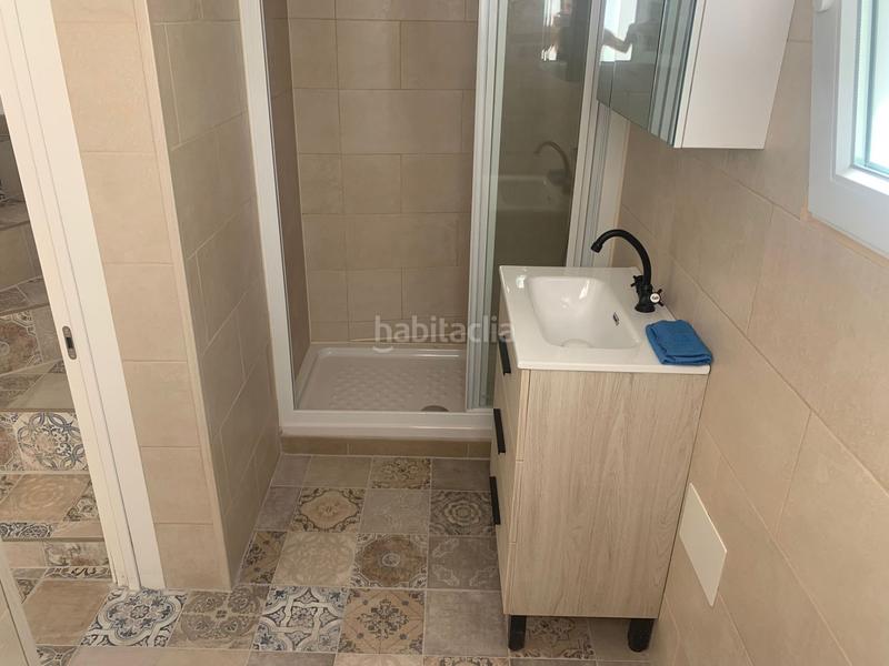 Foto 381e88ab-2d3d-41ee-b13f-fd67bb675864. Casa adosada encantadora casa reformada 3 dormitorios, terraza y patio andaluz a 5 min del centro en Alozaina