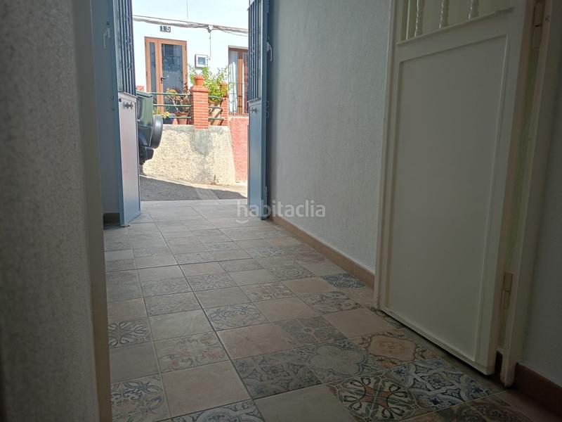Foto 9e8ab402-5867-4913-a6d0-af2a6ea1b097. Casa adosada encantadora casa reformada 3 dormitorios, terraza y patio andaluz a 5 min del centro en Alozaina