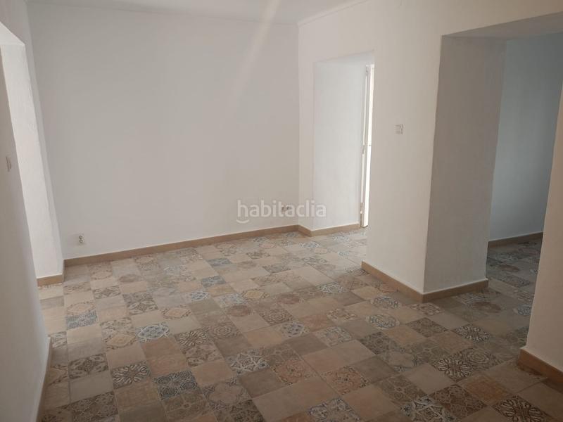 Foto cebfb5fe-6219-444a-8c2e-4e3fd03d8d18. Casa adosada encantadora casa reformada 3 dormitorios, terraza y patio andaluz a 5 min del centro en Alozaina