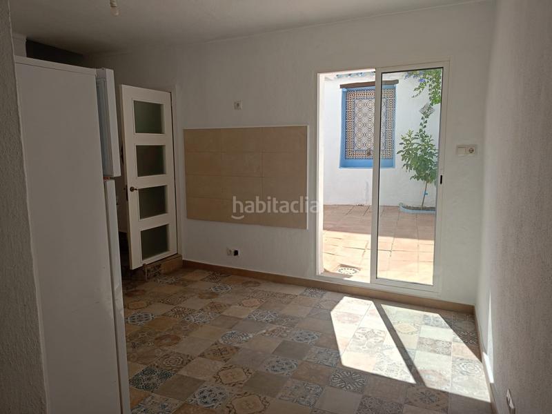 Foto cee71a99-eaa0-4d5d-a9df-1bf62c5fbad4. Casa adosada encantadora casa reformada 3 dormitorios, terraza y patio andaluz a 5 min del centro en Alozaina