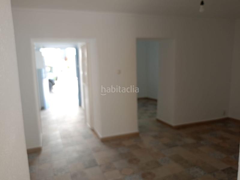 Foto e05b147b-59fc-438d-aa5d-c07f0d4950cd. Casa adosada encantadora casa reformada 3 dormitorios, terraza y patio andaluz a 5 min del centro en Alozaina