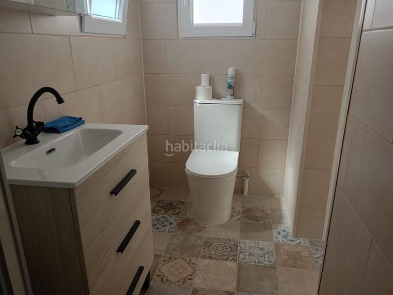 Foto ed2da830-7821-41ab-b304-b3bcee1985e2. Casa adosada encantadora casa reformada 3 dormitorios, terraza y patio andaluz a 5 min del centro en Alozaina