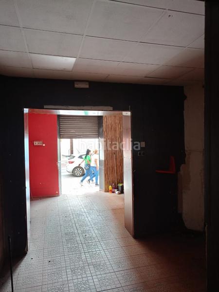 Foto 02ade505-f5f4-451c-82fd-b1c88a527899. Local comercial zona el corte inglés! local comercial con posibilidad de cambio a vivienda en calle mármoles centro !! en Málaga