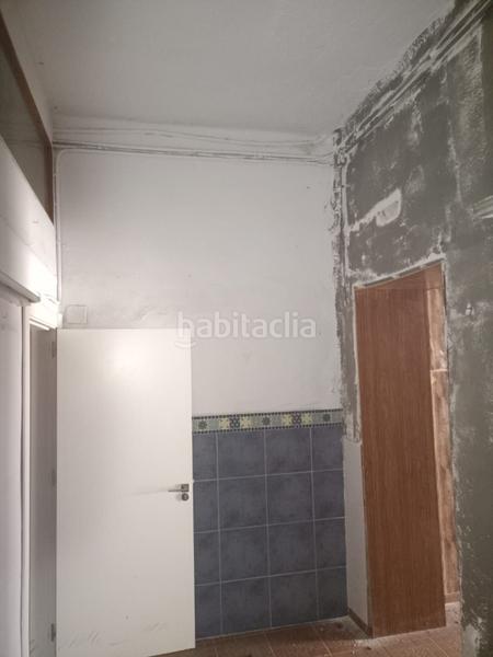 Foto 410bf8d4-b759-4357-8bab-ab4911678ea9. Local comercial zona el corte inglés! local comercial con posibilidad de cambio a vivienda en calle mármoles centro !! en Málaga