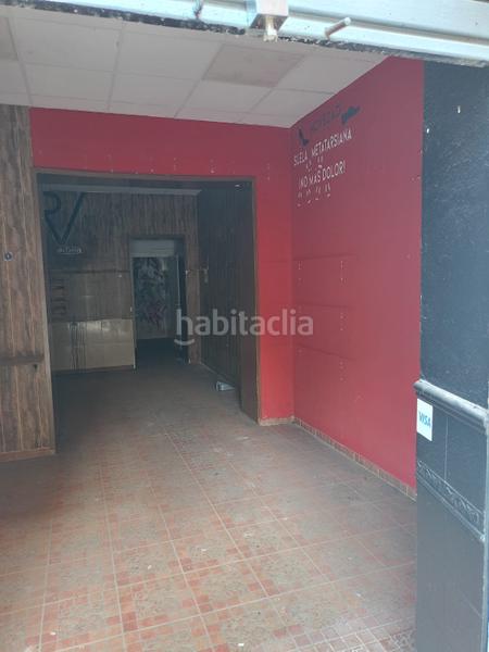 Foto 7aa9e688-8466-445e-a3fa-4ea9a0915fc1. Local comercial zona el corte inglés! local comercial con posibilidad de cambio a vivienda en calle mármoles centro !! en Málaga