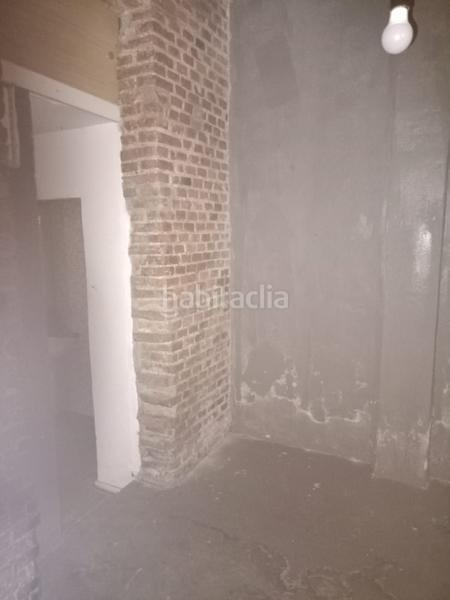 Foto a1db5260-a9ac-4655-8e2a-28f7927c59a1. Local comercial zona el corte inglés! local comercial con posibilidad de cambio a vivienda en calle mármoles centro !! en Málaga