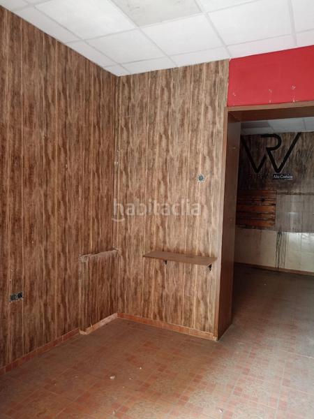 Foto f5003fd9-e681-47ee-bf8d-21bb2e553a5a. Local comercial zona el corte inglés! local comercial con posibilidad de cambio a vivienda en calle mármoles centro !! en Málaga