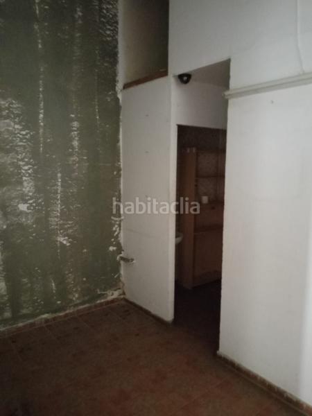 Foto fcde26c9-4817-4411-a9e7-7f743a9a7c1d. Local comercial zona el corte inglés! local comercial con posibilidad de cambio a vivienda en calle mármoles centro !! en Málaga