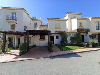 Maison jumelée à La Concha - Resina Golf. Gran oportunidad! chalet adosado en estepona con 3 habitaciones,