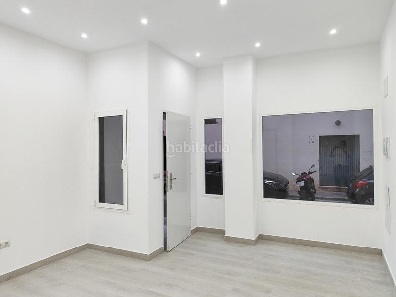 Foto 517d0c37-7755-4db2-8523-e35c3adc7e19. Local comercial oportunidad! local comercial con 1 habitación,1 baño. ideal para negocios tipo clínicas, peluquerías, oficinas, etc. en Fuengirola