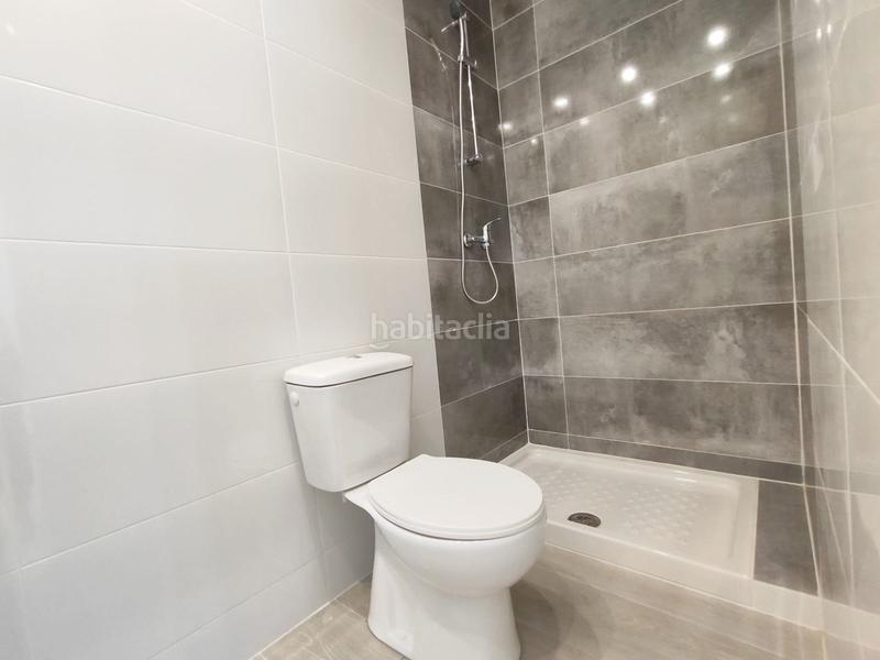 Foto 5e7069e0-a757-47cb-b535-1ee7c10b8c7b. Local comercial oportunidad! local comercial con 1 habitación,1 baño. ideal para negocios tipo clínicas, peluquerías, oficinas, etc. en Fuengirola