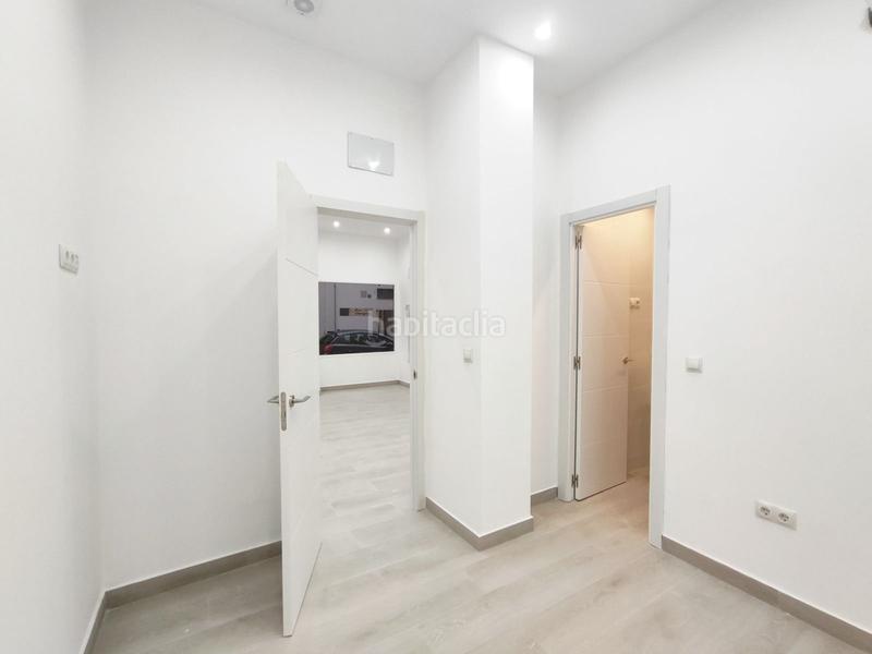 Foto 80f21cd2-7d5b-46e7-8c27-d58d4b022733. Local comercial oportunidad! local comercial con 1 habitación,1 baño. ideal para negocios tipo clínicas, peluquerías, oficinas, etc. en Fuengirola