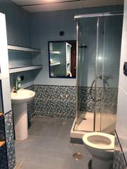 Pis a Alozaina. Piso para reformar en alozaina  3 dormitorios, patio y doble acc