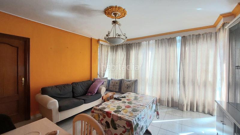 Foto 609f3e3b-2286-4cb4-99eb-3d8a1632ea63. Piso gran apartamento de 3 dormitorios con terraza a solo 700m de la playa! en Fuengirola