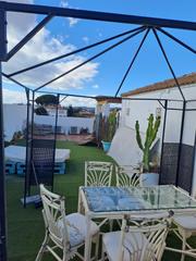 Pis a Torreblanca del Sol. Ático dúplex con vistas al mar, piscina y pista de tenis en torr