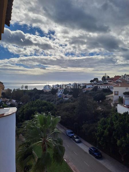 Foto 1456433d-6324-4e05-a9b2-a975433c74d0. Piso ático dúplex de ensueño con vistas al mar y la montaña en exclusiva urbanización Torreblanca del Sol, en Fuengirola