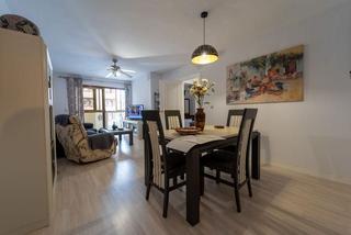 Pis a Puerto Deportivo. Amplio piso de 3 habitaciones, 3 línea de playa, reformado junto