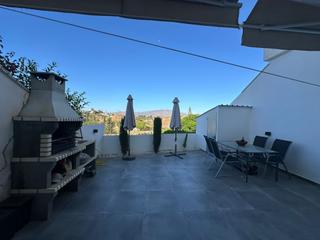 Casa adossada en Campo de Mijas. Chalet adosado de diseo con piscina, terrazas y reformado en ca