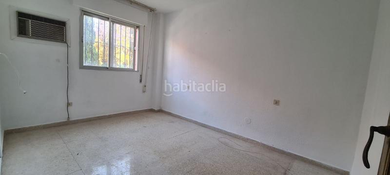 Foto 26beedd3-4177-4f64-886f-064648bc8605. Piso amplio piso a reformar en el centro con 3 habitaciones, piscina y parking en Torremolinos