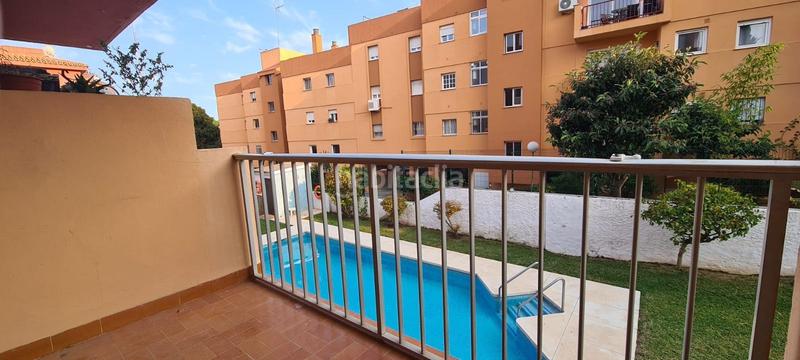 Foto 94b7b8fe-31ce-465d-b8b7-fcec23d43d35. Piso amplio piso a reformar en el centro con 3 habitaciones, piscina y parking en Torremolinos