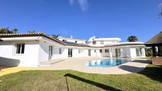 Chalet in Paraiso - Barronal. Villa de lujo en el paraíso con parcela de 3.500m2 4 dormitorios