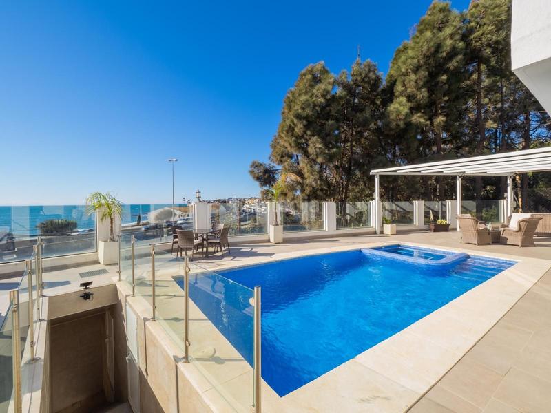 Foto f8335f78-53e6-4159-93fe-d0a00f49ab82. Chalet avec chauffage piscine dans El Faro de Calaburra - Chaparral Mijas
