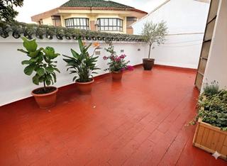 Casa adossada a Coín. Casa adosada en el centro de coín  4 dormitorios  solárium