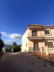Masia a Valtocado - La Alquería - La Atalaya. Casa de campo adosada de 3 plantas en zona de la alquería, muy c