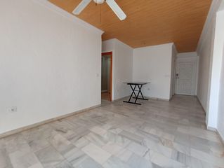Flat in Plaza de Toros. Piso a la venta en marbella, calle salduba, ideal como inversion