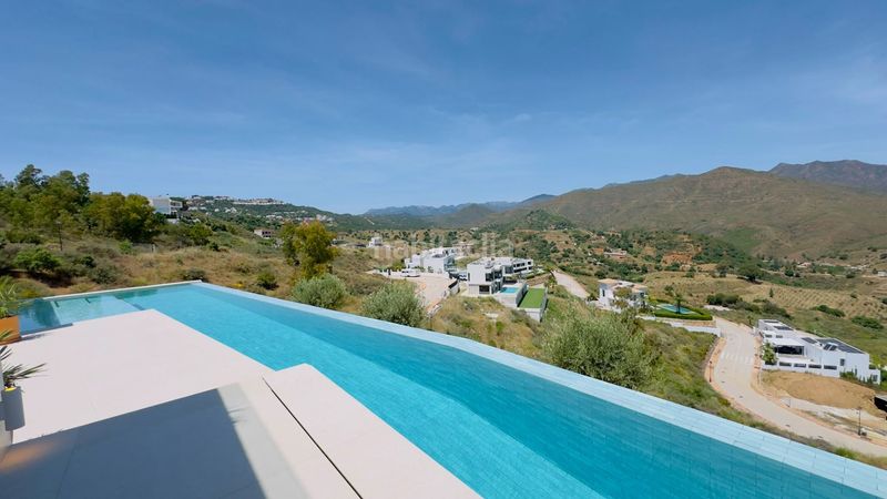 Foto 2137baaf-f0a1-44c3-9187-3b2dffd80a19. Xalet amb calefacció piscina a La Cala Golf - Lagar Martell Mijas