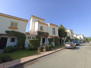 Casa a La Concha - Resina Golf. Chalet adosado en exclusiva urbanización coto de la serena estep