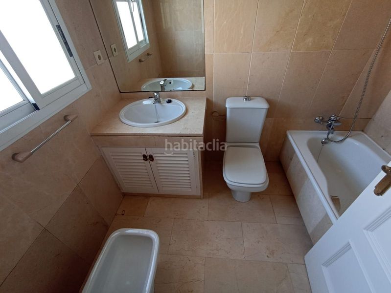 Foto 069b0cbe-0c6b-4d2f-a344-93e5068efbb9. Casa amb calefacció aparcament piscina a La Concha - Resina Golf Estepona