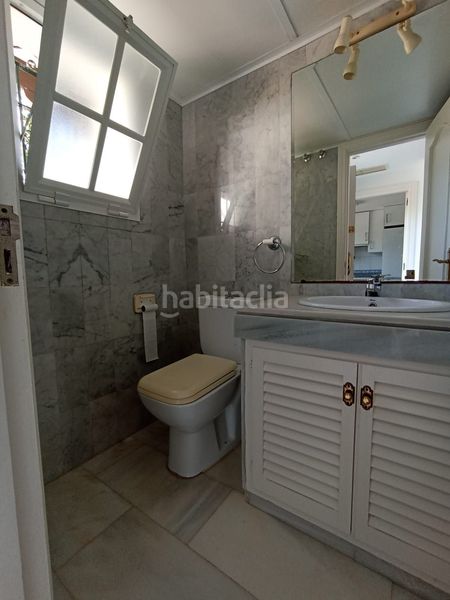 Foto 0ac608a1-33be-492a-a328-f6863137a3e0. Casa amb calefacció aparcament piscina a La Concha - Resina Golf Estepona