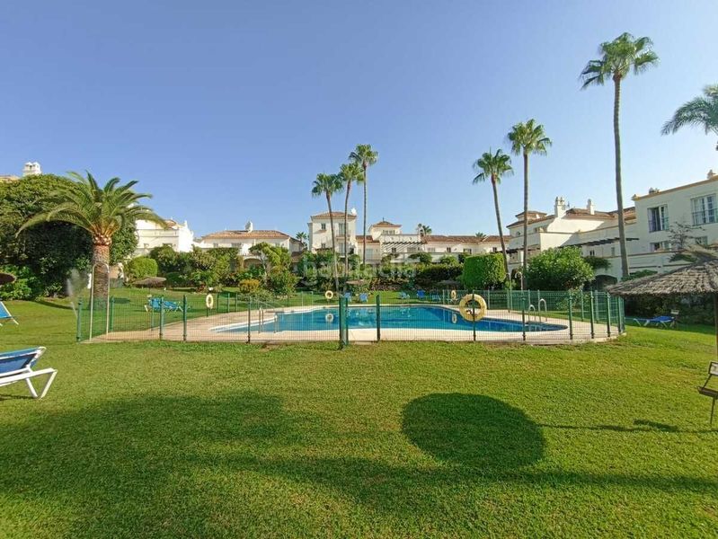 Foto 552649e7-f7ba-4fa1-8125-8b3a47eb2872. Casa amb calefacció aparcament piscina a La Concha - Resina Golf Estepona