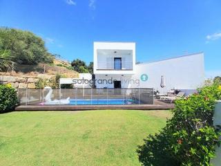 Xalet a Torreguadiaro-San Diego. Villa en venta en torreguadiaro, 5 dormitorios.
