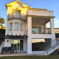 Xalet a La Alcaidesa. Villa en venta en alcaidesa, 5 dormitorios.