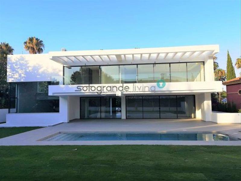 Foto 8baf8a53-02fc-477a-9312-6c9e3a1be127. Chalet with heating parking pool in Sotogrande alto Sotogrande