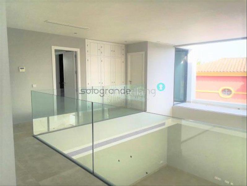 Foto 9196aaca-5cad-4aa4-9700-165b0f46748a. Chalet with heating parking pool in Sotogrande alto Sotogrande