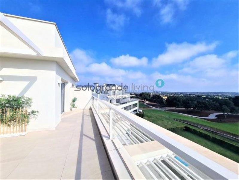 Foto e2efb016-7c19-48d0-b167-5ef87bc67b71. Piccolo appartamento con riscaldamento parcheggio piscina in Sotogrande