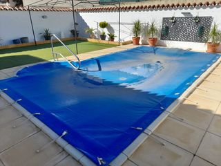 Maison à San Enrique-Guadiaro-Pueblo Nuevo. Casa en venta en pueblo nuevo de guadiaro, 5 dormitorios.