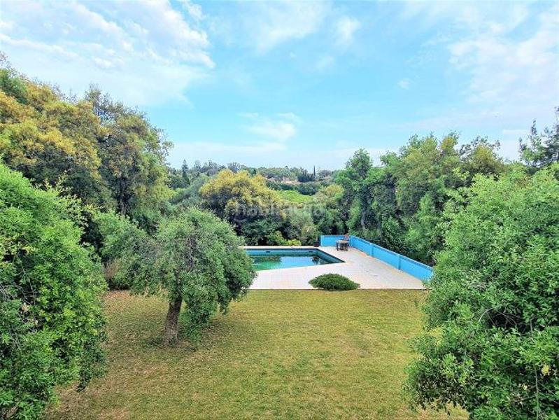 Foto 2dada346-b504-4239-904a-67488ff95878. Xalet amb aparcament piscina a Sotogrande alto Sotogrande