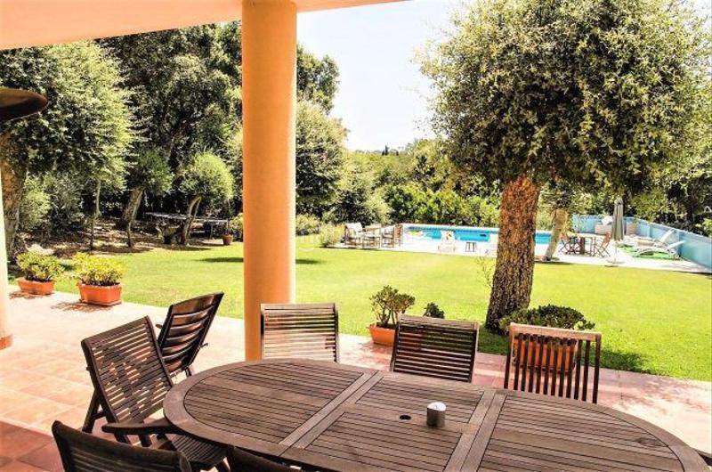 Foto fa507235-a91a-433e-9501-96e3feda469c. Xalet amb aparcament piscina a Sotogrande alto Sotogrande