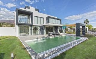 Chalet en Valle Romano Golf. Villa en venta en valle romano, 4 dormitorios.