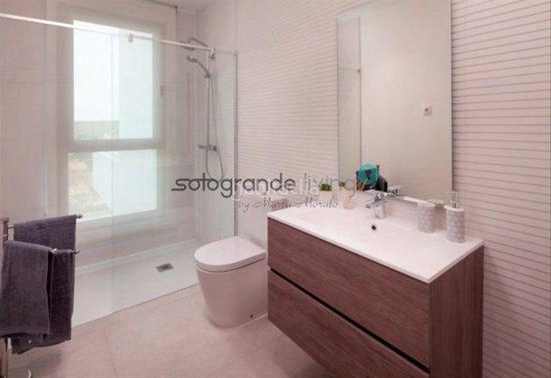 Foto 558e3d36-5500-46f7-a57e-4ba220ffe98d. Chalet mit heizung parking pool in Casares golf - Casares del sol Casares