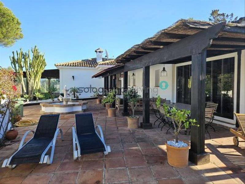 Foto 07ec1dd1-4cfa-4971-9b95-e30e97e56e2f. Chalet con riscaldamento piscina in Sotogrande costa Sotogrande