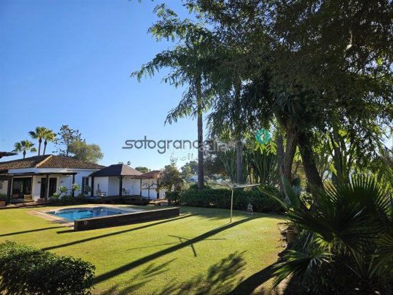 Foto 2b80ca25-f494-464d-9cd9-0316f7158441. Chalet con riscaldamento piscina in Sotogrande costa Sotogrande