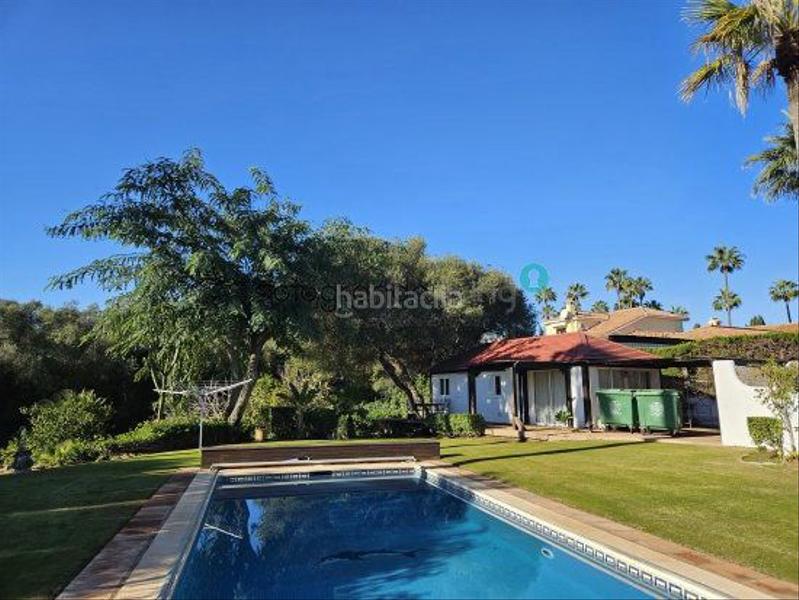 Foto 7aacfd37-dc13-463b-8db2-5645c17081f7. Chalet con riscaldamento piscina in Sotogrande costa Sotogrande