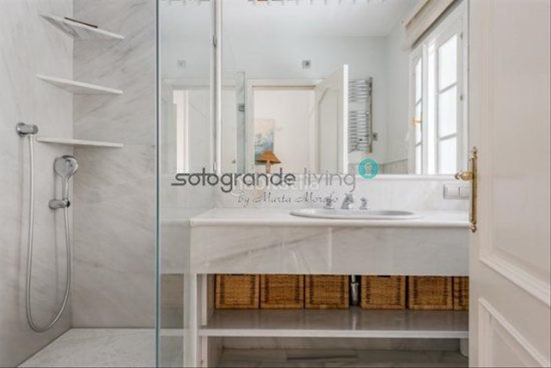 Foto 69cbb4cf-ba11-45d3-855b-fc4efcfce83e. Chalet with parking pool in Sotogrande alto Sotogrande