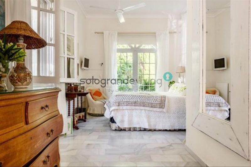 Foto 83bc4d1a-6e79-43f5-b0ab-a7dd2f345bca. Chalet with parking pool in Sotogrande alto Sotogrande